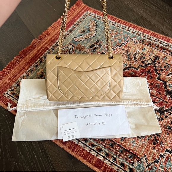 Chanel Classic Vintage Small Beige Double Flap Bag - Picture 4 of 11